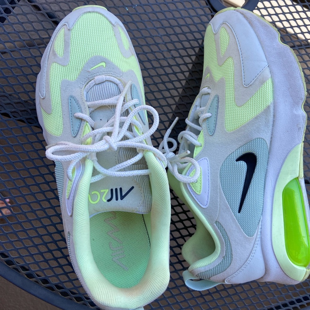 Nike W Air Max 200
Pistachio Frost/Black